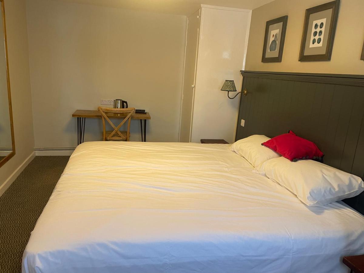 The Bull Hotel Downton  Ngoại thất bức ảnh