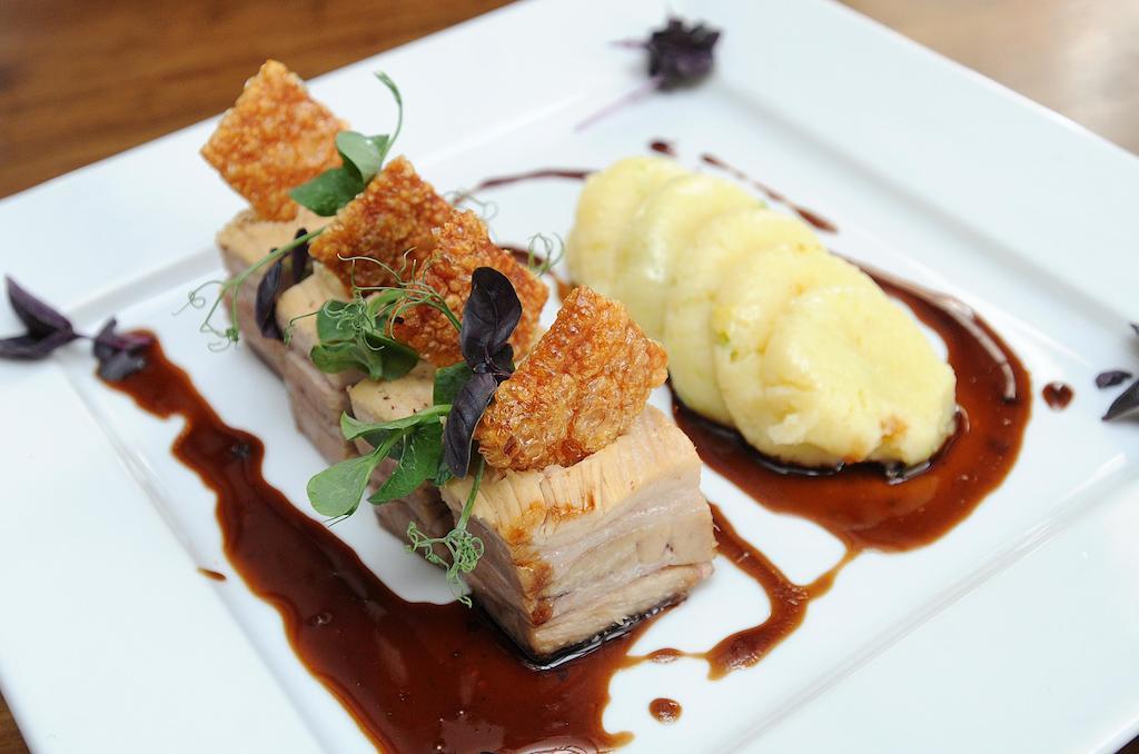 The Bull Hotel Downton  Ngoại thất bức ảnh